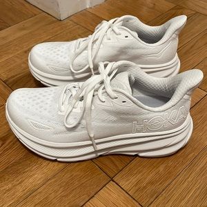 Hoka Clifton 9 Women’s White Sneakers